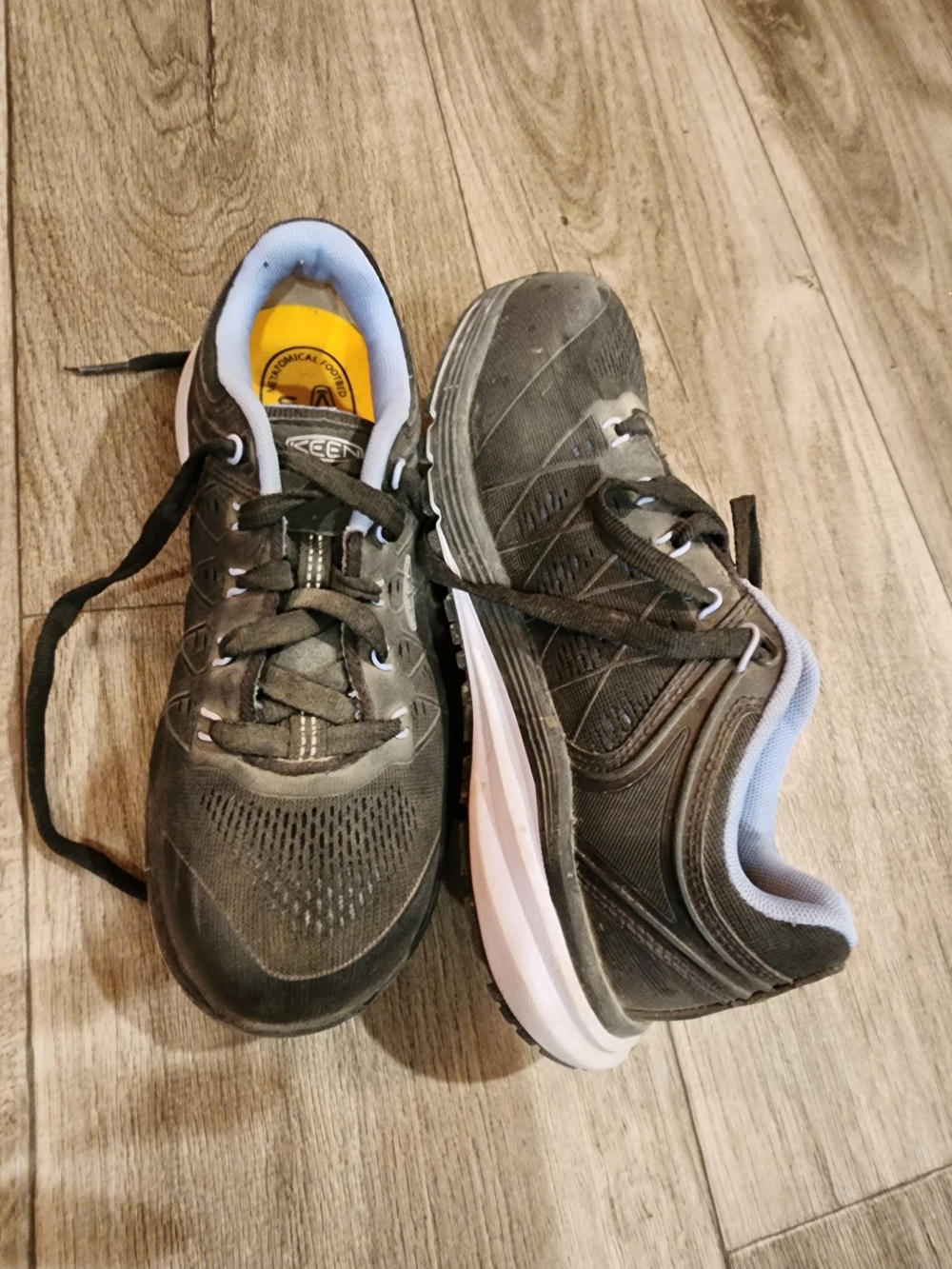 Keen Women’s Lavender And Black Work Shoes Size 5.5M